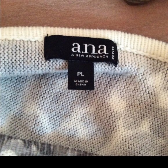 ANA SIZE PL WHITE ACRYLIC ANIMAL PRINT SWEATER 3/4 SLEEVE - Picture 7 of 8